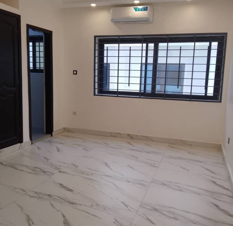 Villa 6 Chambres à louer Haie Vive - BENIN-IMMO