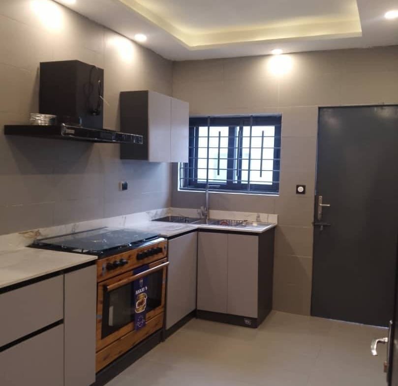 Villa 6 Chambres à louer Haie Vive - BENIN-IMMO