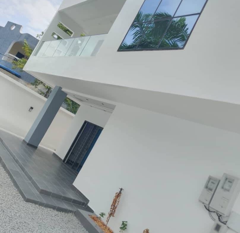Villa 6 Chambres à louer Haie Vive - BENIN-IMMO