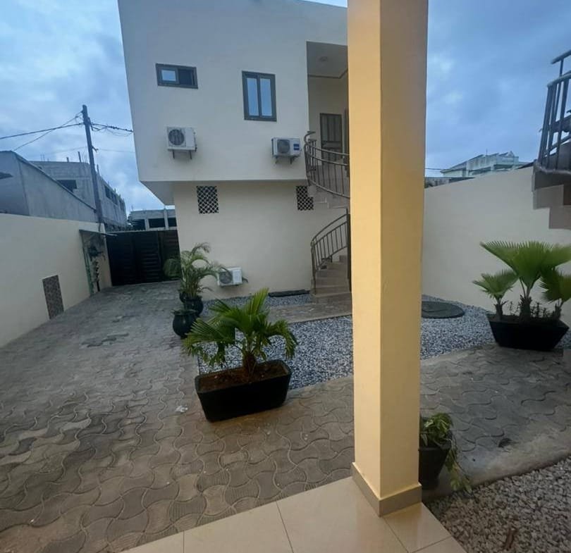 Villa Meublée 4 Chambres à Fidjrossè Calvaire - BENIN-IMMO