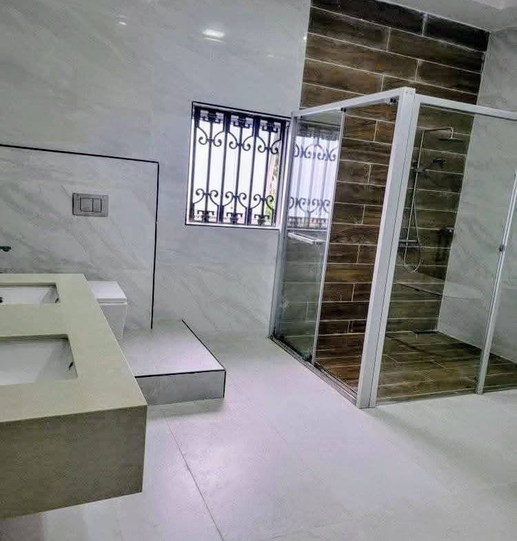 Villa Meublée de Luxe à Fidjrossè Cité Glèlê - BENIN-IMMO