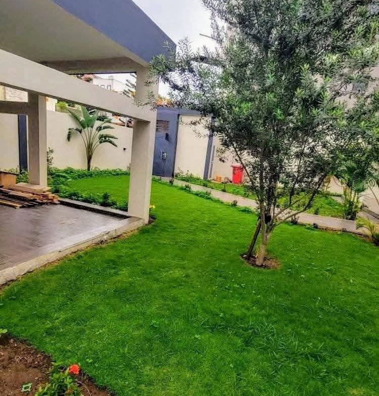 Villa Meublée de Luxe à Fidjrossè Cité Glèlê - BENIN-IMMO