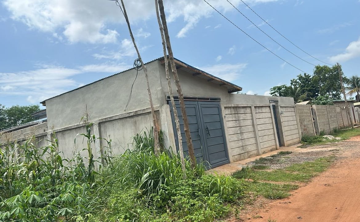 Villa à vendre en urgence à Zinvié Calavi – 2 chambres, TF