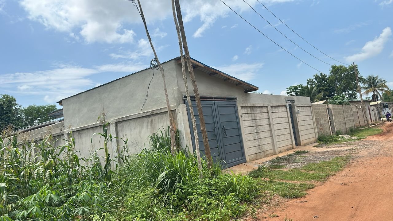 Villa à vendre en urgence à Zinvié Calavi – 2 chambres, TF