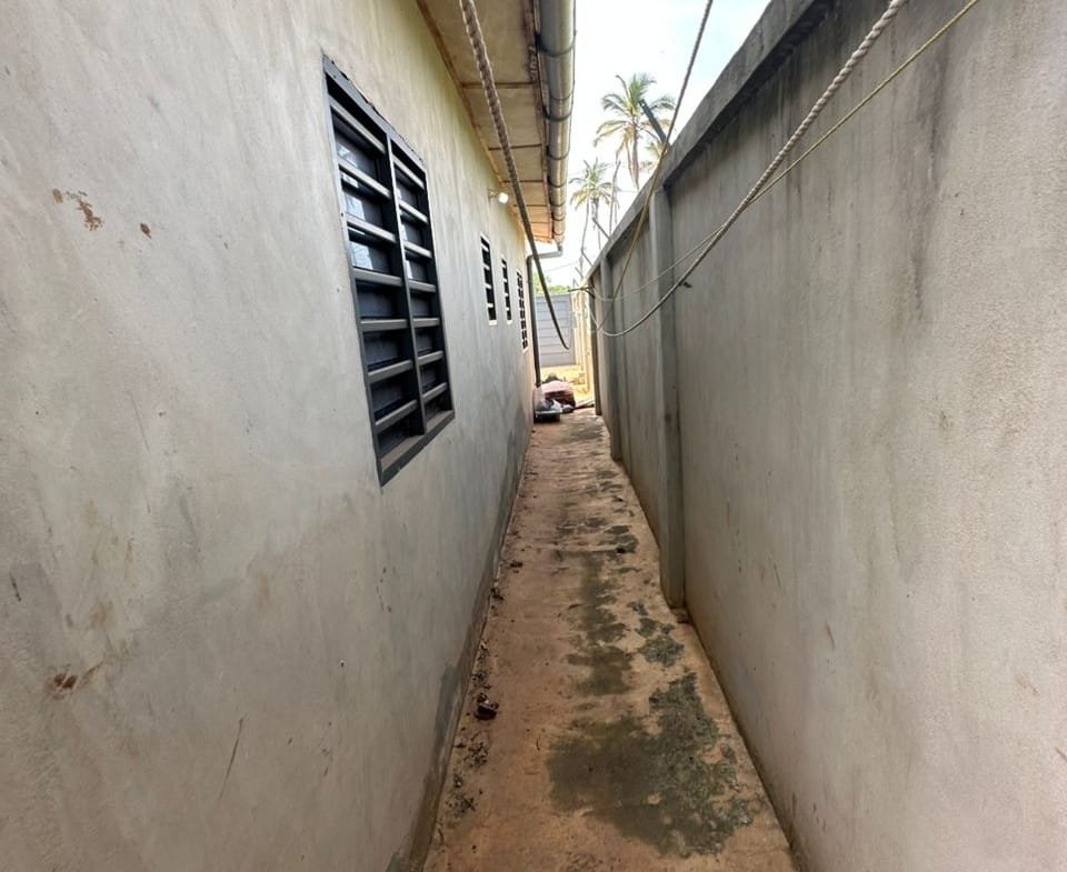 Villa à vendre en urgence à Zinvié Calavi – 2 chambres, TF - BENIN-IMMO