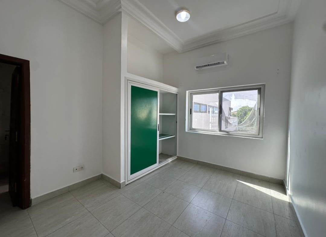 Villa duplex 4 chambres avec vue sur mer à louer à Fidjrossè Plage - BENIN-IMMO