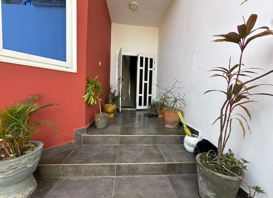 Villa duplex 4 chambres avec vue sur mer à louer à Fidjrossè Plage - BENIN-IMMO
