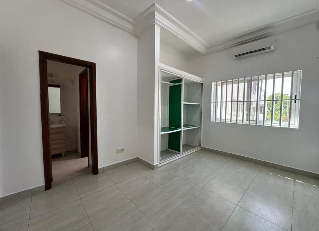 Villa duplex 4 chambres avec vue sur mer à louer à Fidjrossè Plage - BENIN-IMMO