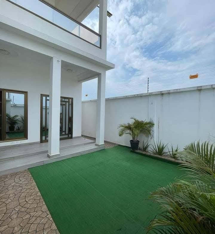 Villa duplex meublée vue mer à louer à Fidjrossè Togbin Plage