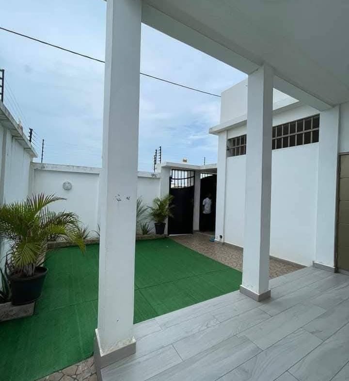 Villa duplex meublée vue mer à louer à Fidjrossè Togbin Plage - BENIN-IMMO