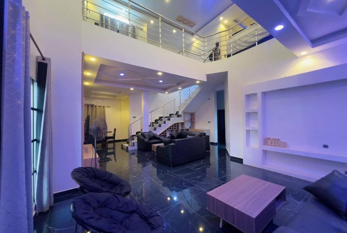 Villa duplex meublée vue mer à louer à Fidjrossè Togbin Plage - BENIN-IMMO