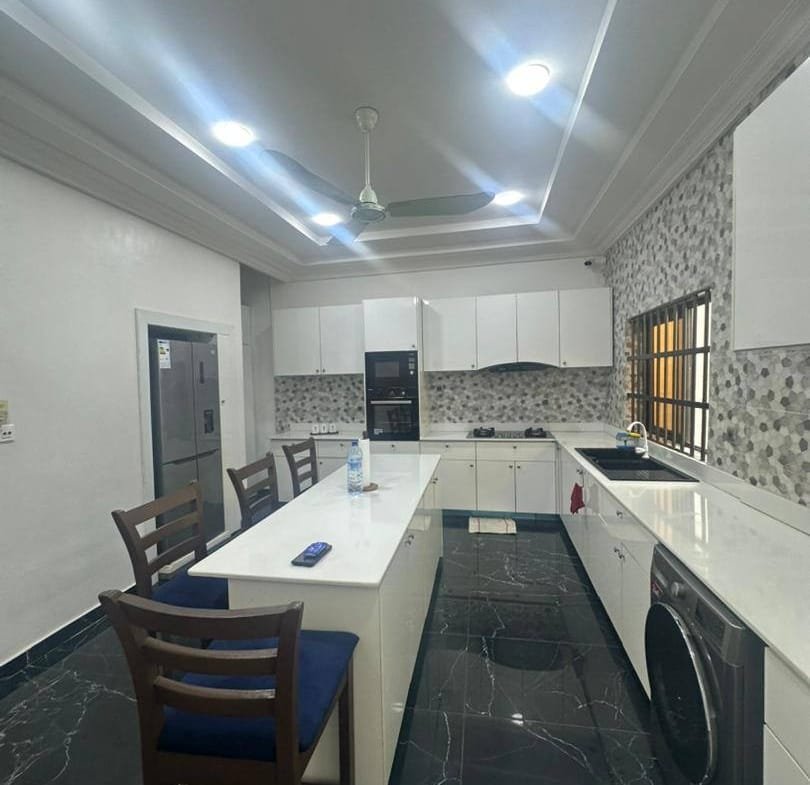 Villa duplex meublée vue mer à louer à Fidjrossè Togbin Plage - BENIN-IMMO