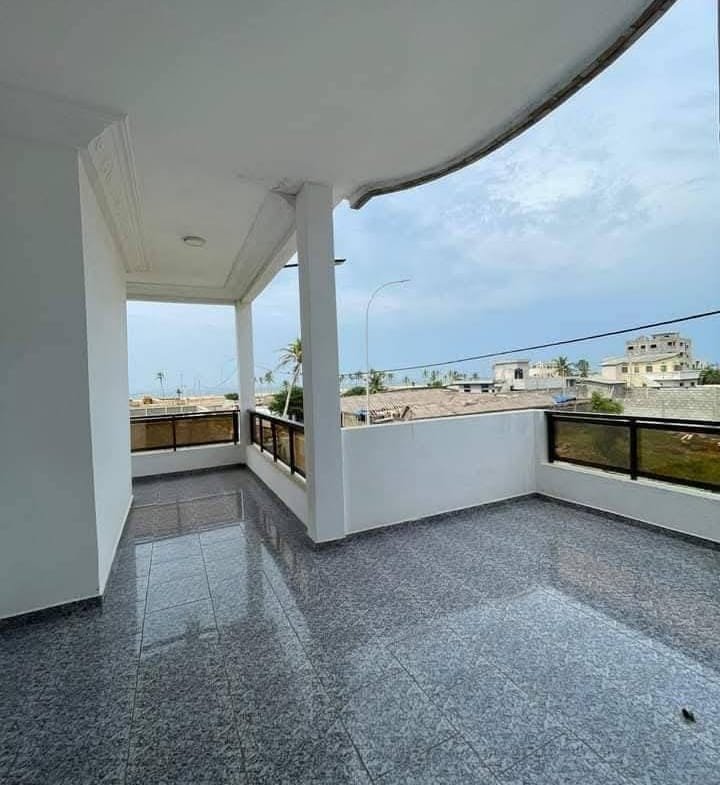 Villa duplex meublée vue mer à louer à Fidjrossè Togbin Plage - BENIN-IMMO