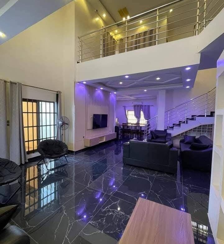 Villa duplex meublée vue mer à louer à Fidjrossè Togbin Plage - BENIN-IMMO