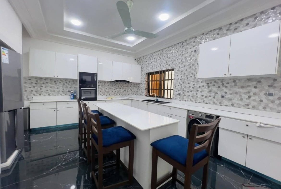 Villa duplex meublée vue mer à louer à Fidjrossè Togbin Plage - BENIN-IMMO