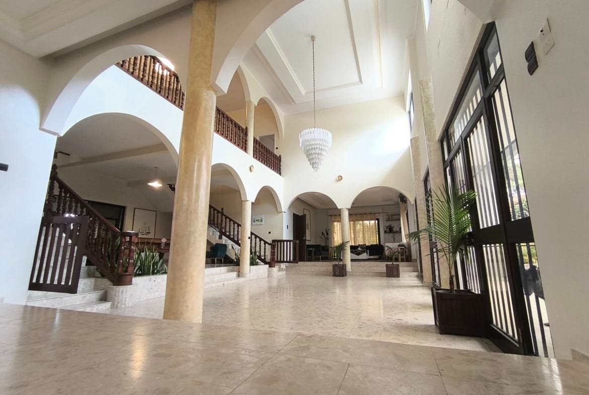 Villa meublée de 5 chambres à louer à Jak PLM – Cotonou - BENIN-IMMO