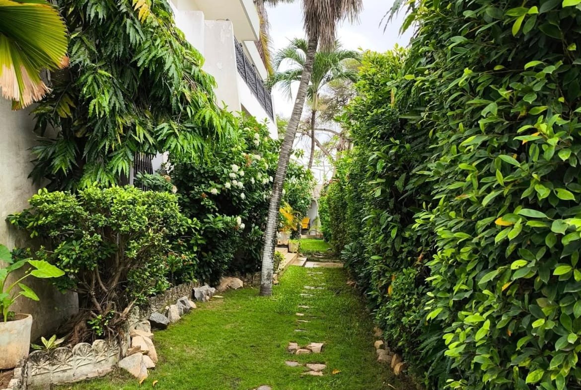 Villa meublée de 5 chambres à louer à Jak PLM – Cotonou - BENIN-IMMO