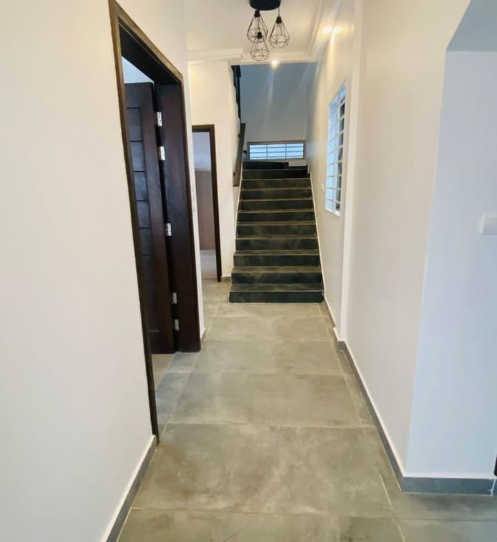 Appartement duplex haut standing neuf à louer à Haie Vive - BENIN-IMMO