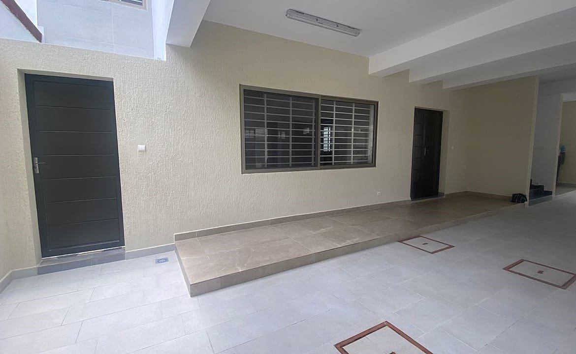 Appartement duplex haut standing neuf à louer à Haie Vive - BENIN-IMMO