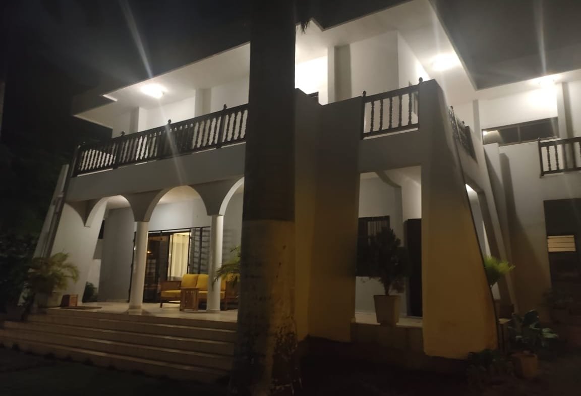 Villa meublée de 5 chambres à louer à Jak PLM – Cotonou - BENIN-IMMO