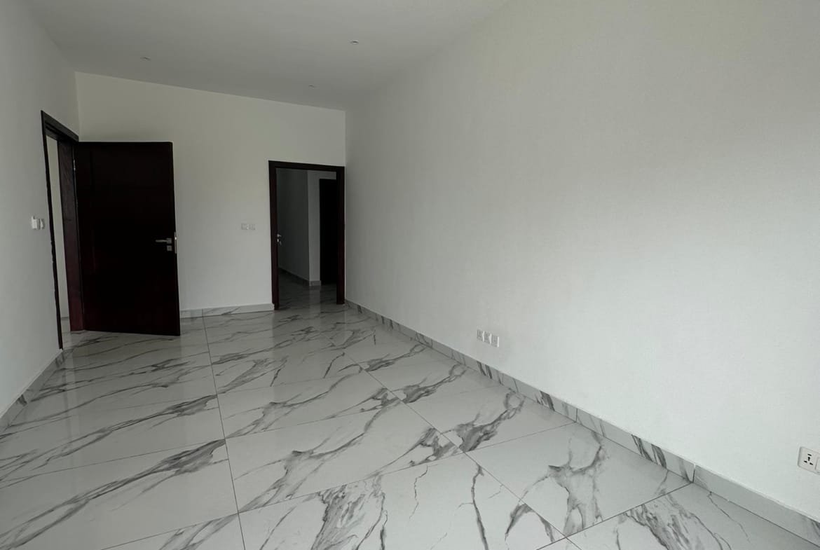 À Fidjrossè Plage – Villa Duplex Moderne à Louer - BENIN-IMMO