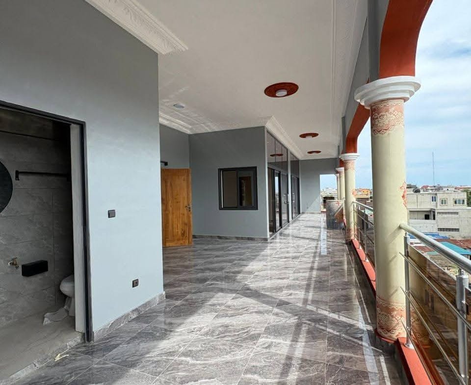 Appartement 5 chambres à louer à Fidjrossè Adjaha