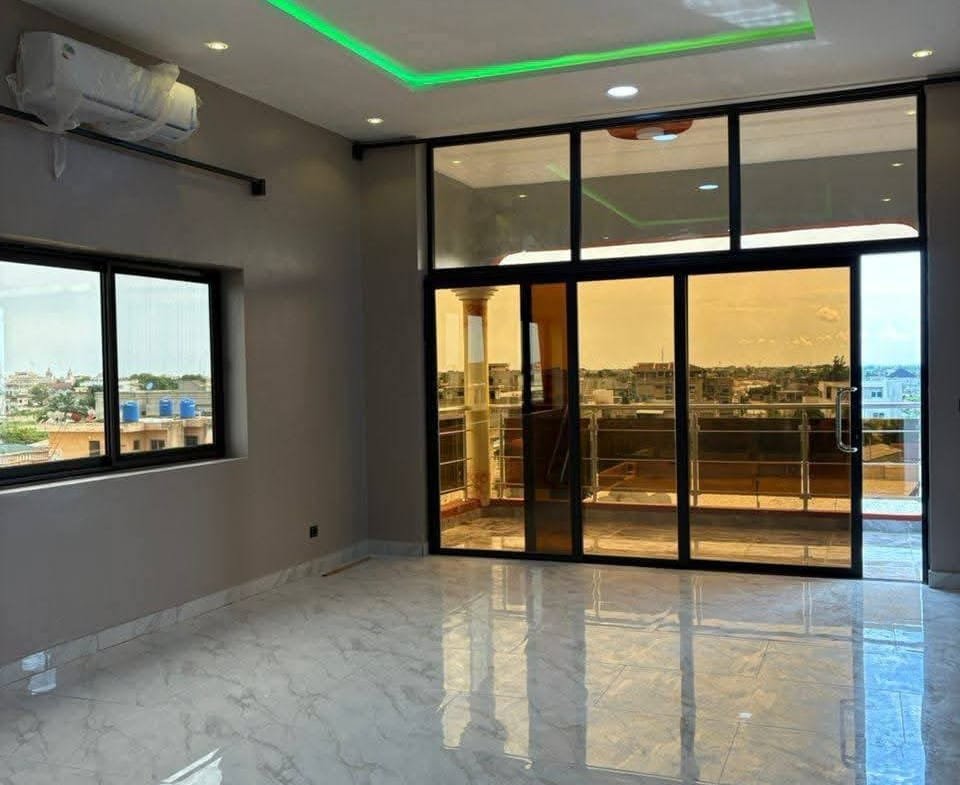 Appartement 5 chambres à louer à Fidjrossè Adjaha - BENIN-IMMO