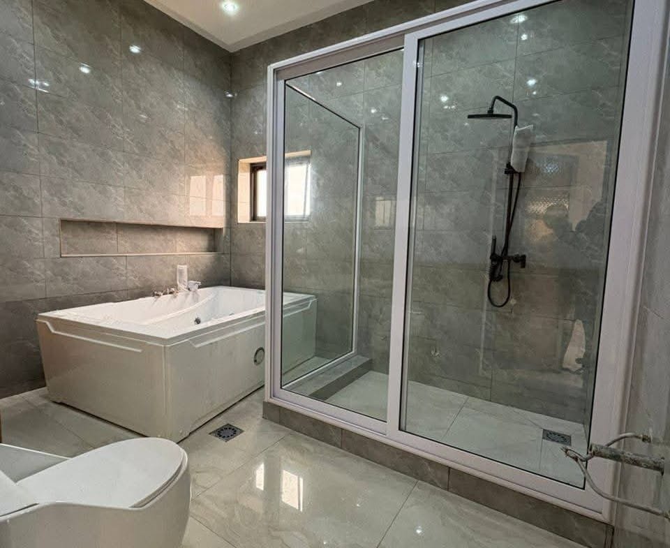 Appartement 5 chambres à louer à Fidjrossè Adjaha - BENIN-IMMO