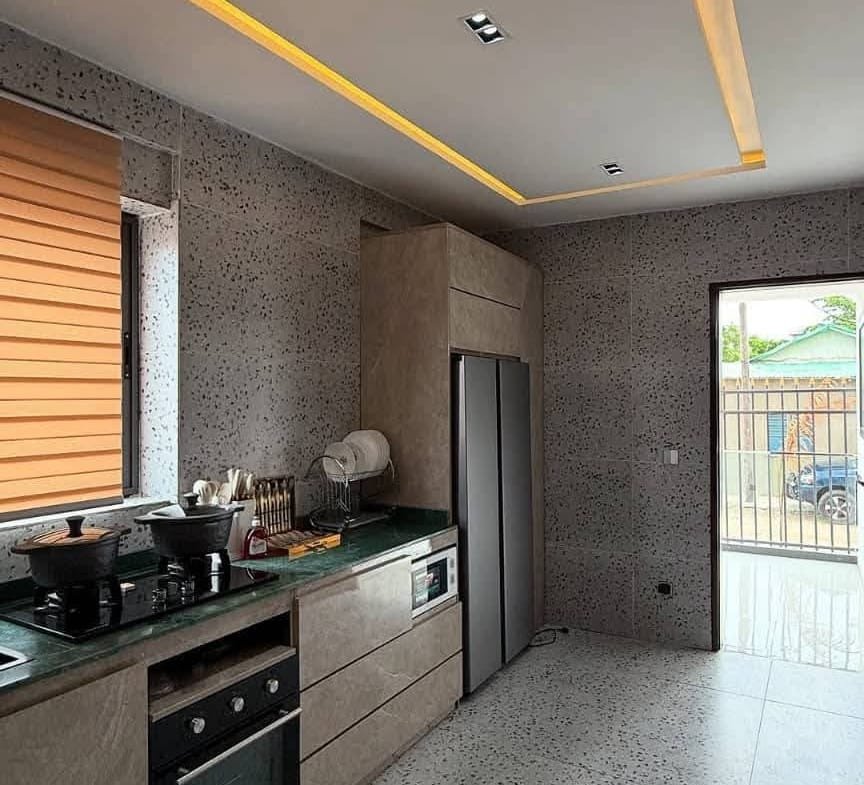 Appartement duplex meublé à Fidjrossè Centre - BENIN-IMMO