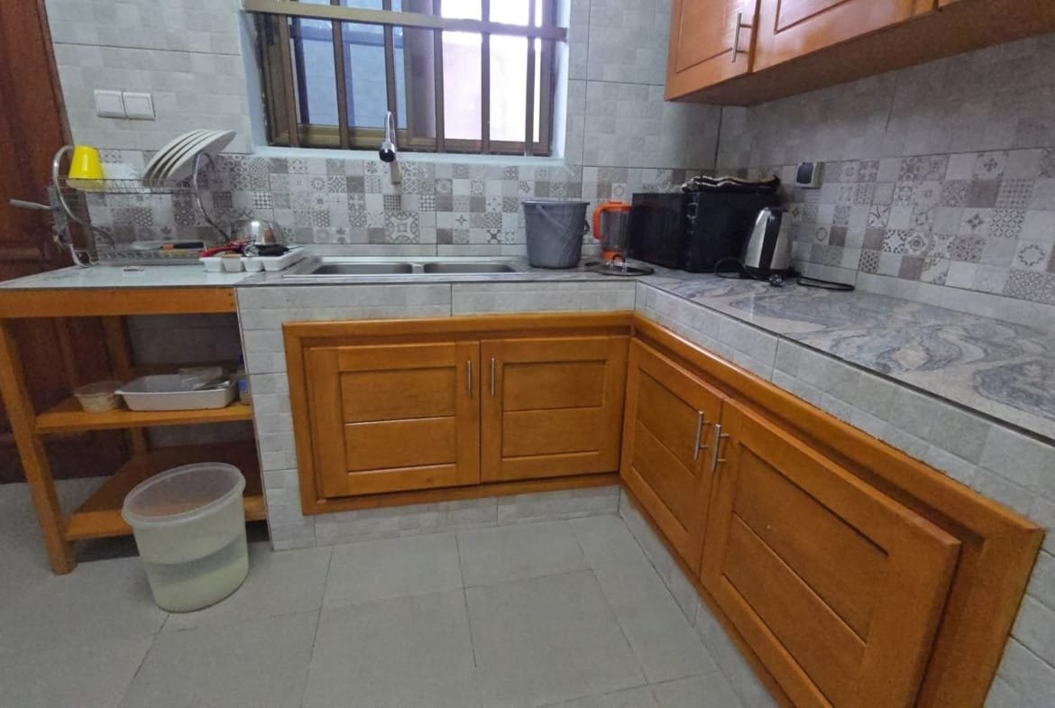 Guest house R+1 meublée à vendre à Atrokpocodji - BENIN-IMMO