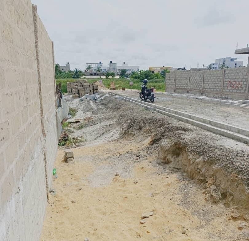 Parcelle clôturée avec titre foncier à vendre à Togbin Plage - BENIN-IMMO