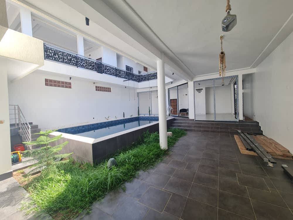 Villa en finition à vendre Fidjrossè_2