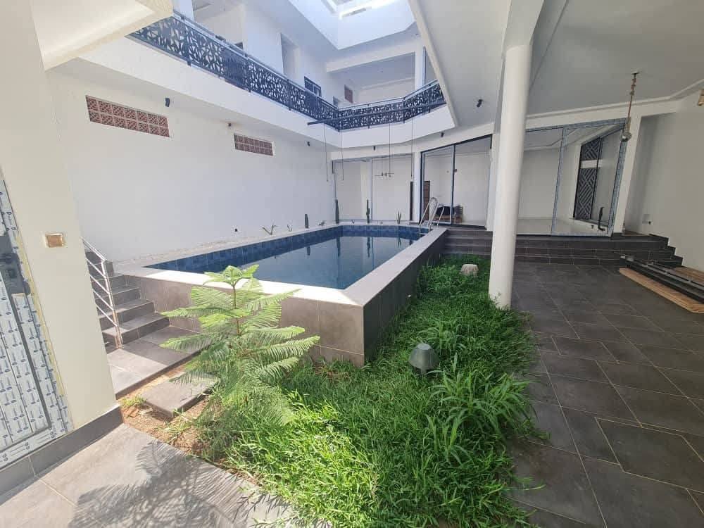 Villa en finition à vendre Fidjrossè_5