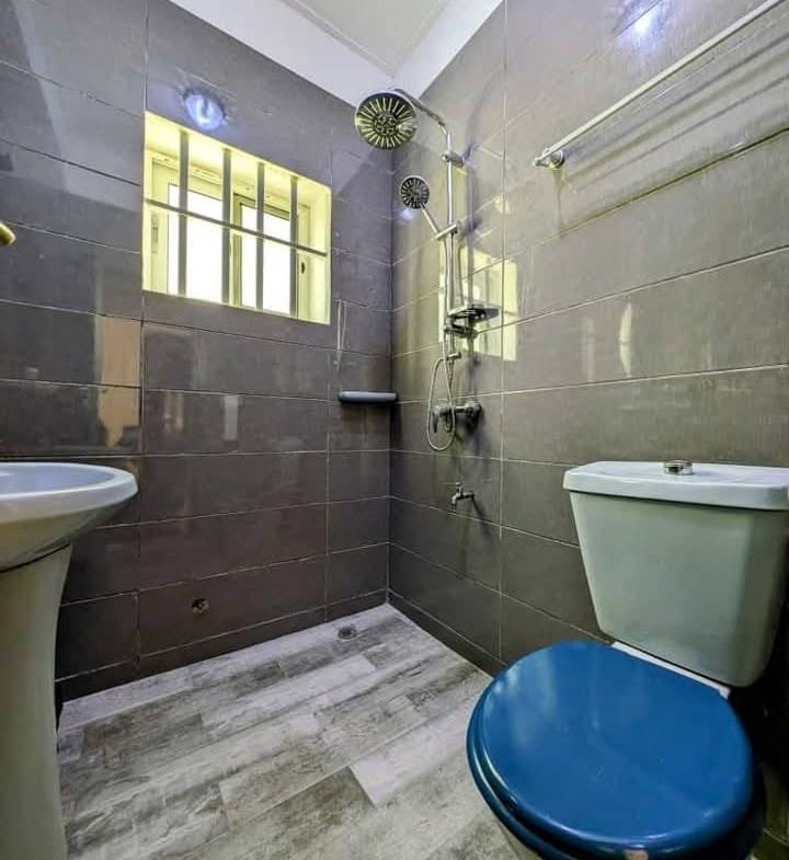 Villa plain-pied meublée avec jardin à louer à Fidjrossè Plage - BENIN-IMMO