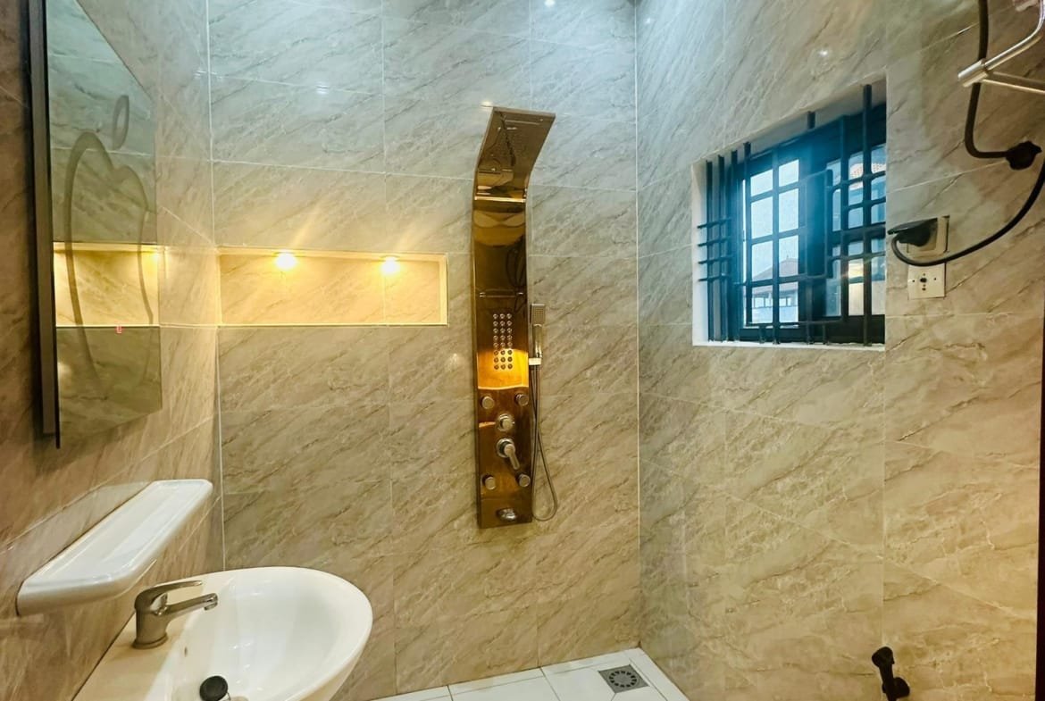 Appartement meublé de 2 chambres à louer à Fidjrossè plage - BENIN-IMMO