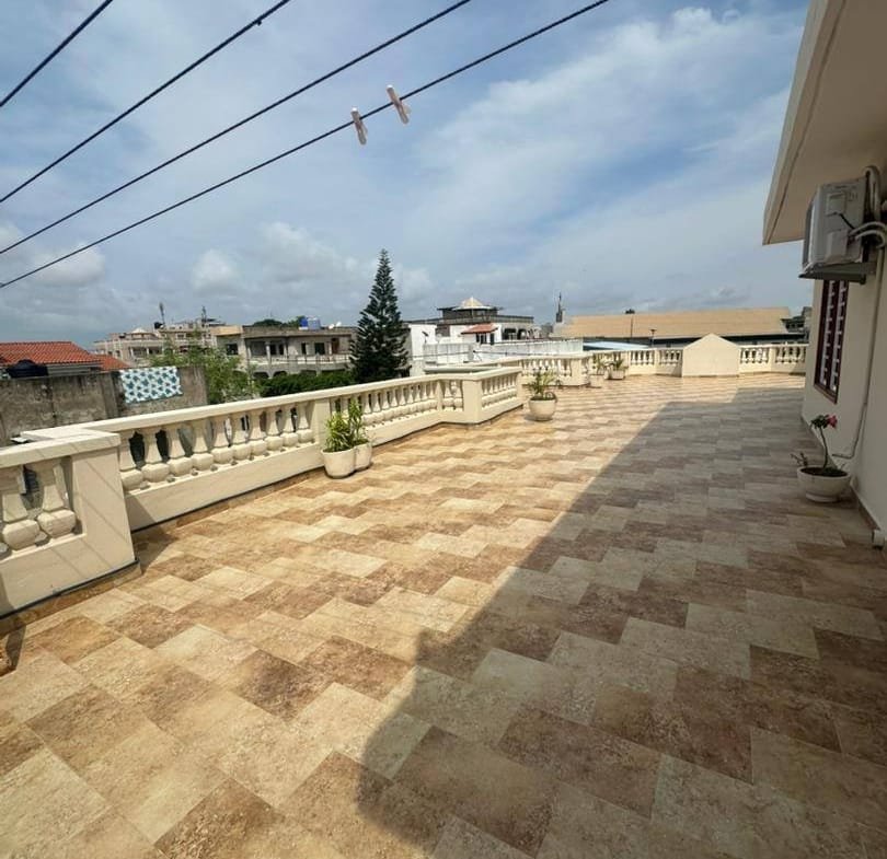 Appartement 4 chambres salon meublés à Fidjrossè plage - BENIN-IMMO