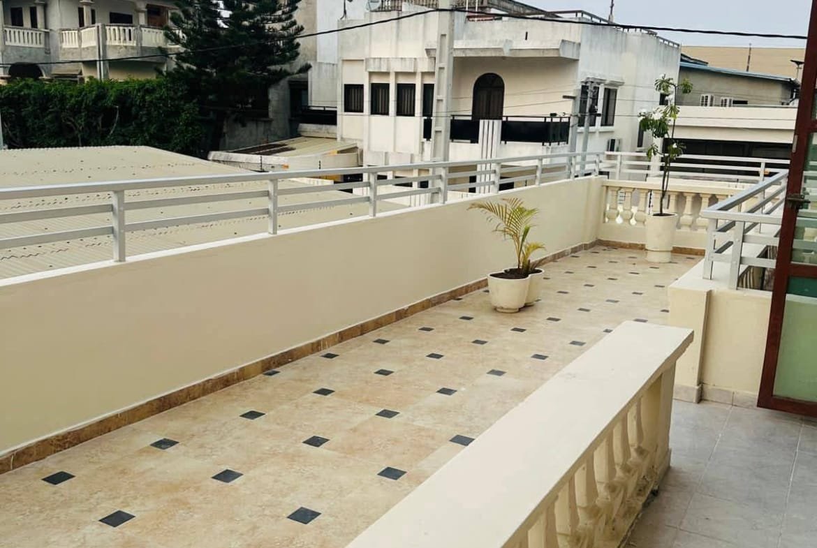 Appartement 4 chambres salon meublés à Fidjrossè plage - BENIN-IMMO