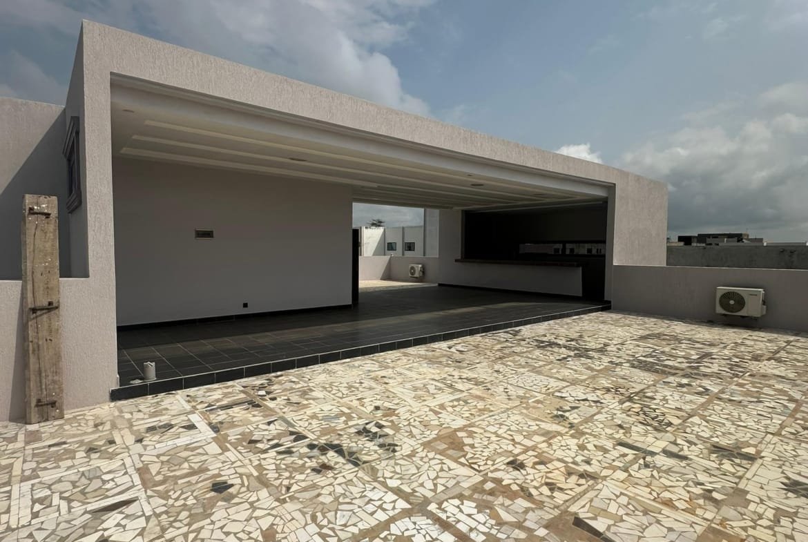 Villa luxueuse avec piscine à louer à Akpakpa Le Bélier Cotonou - BENIN-IMMO
