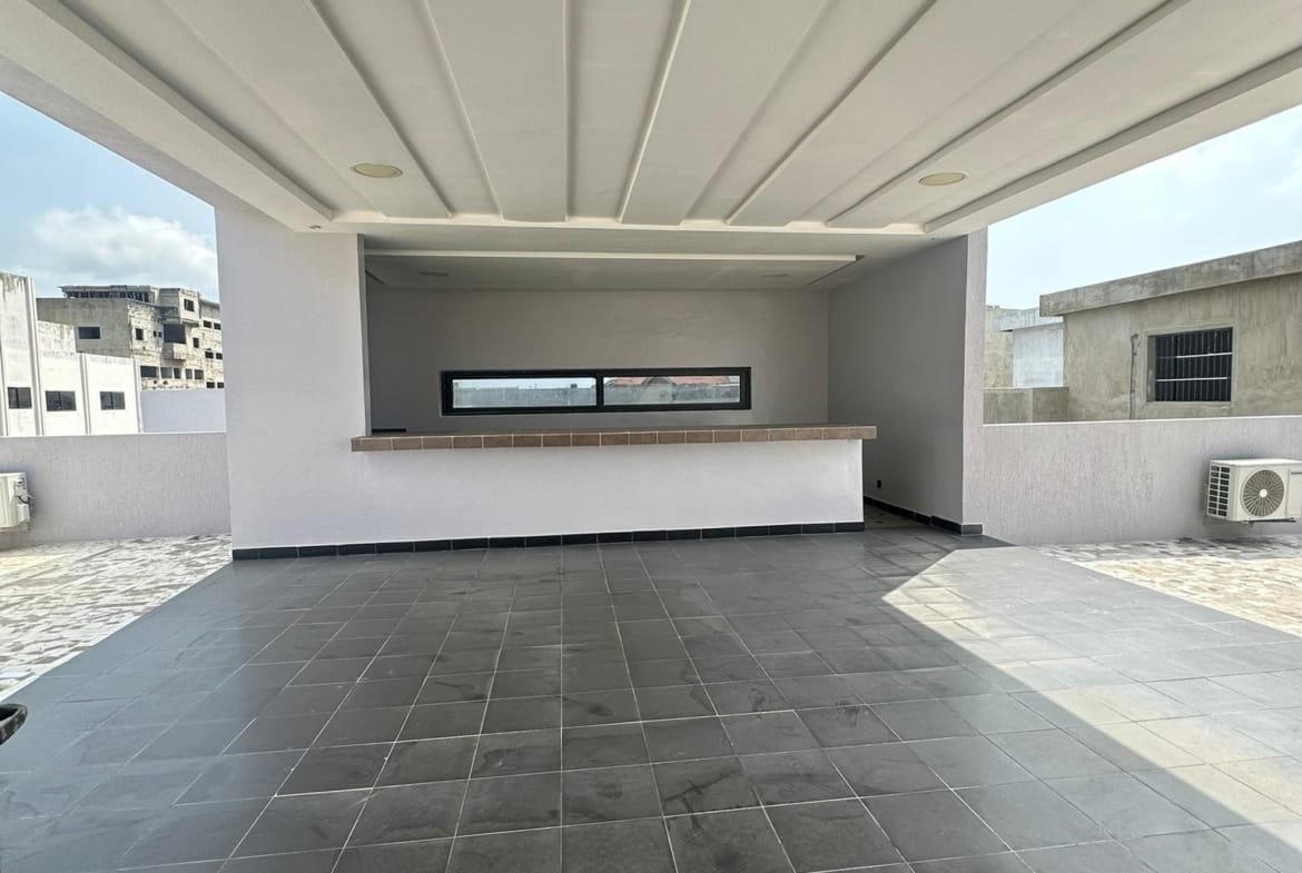 Villa luxueuse avec piscine à louer à Akpakpa Le Bélier Cotonou - BENIN-IMMO