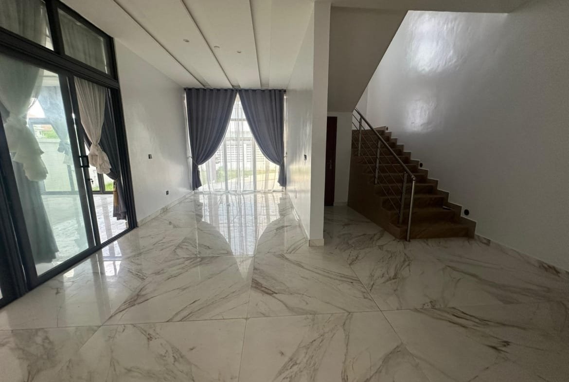 Villa luxueuse avec piscine à louer à Akpakpa Le Bélier Cotonou - BENIN-IMMO