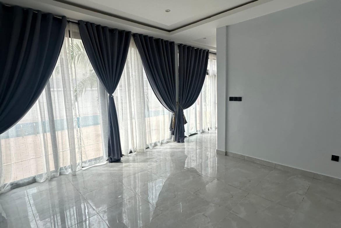 Villa luxueuse avec piscine à louer à Akpakpa Le Bélier Cotonou - BENIN-IMMO