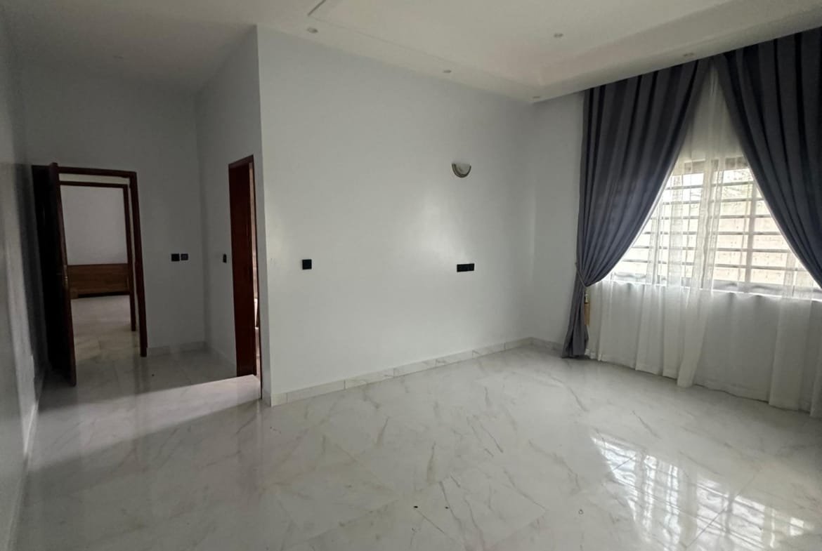 Villa luxueuse avec piscine à louer à Akpakpa Le Bélier Cotonou - BENIN-IMMO