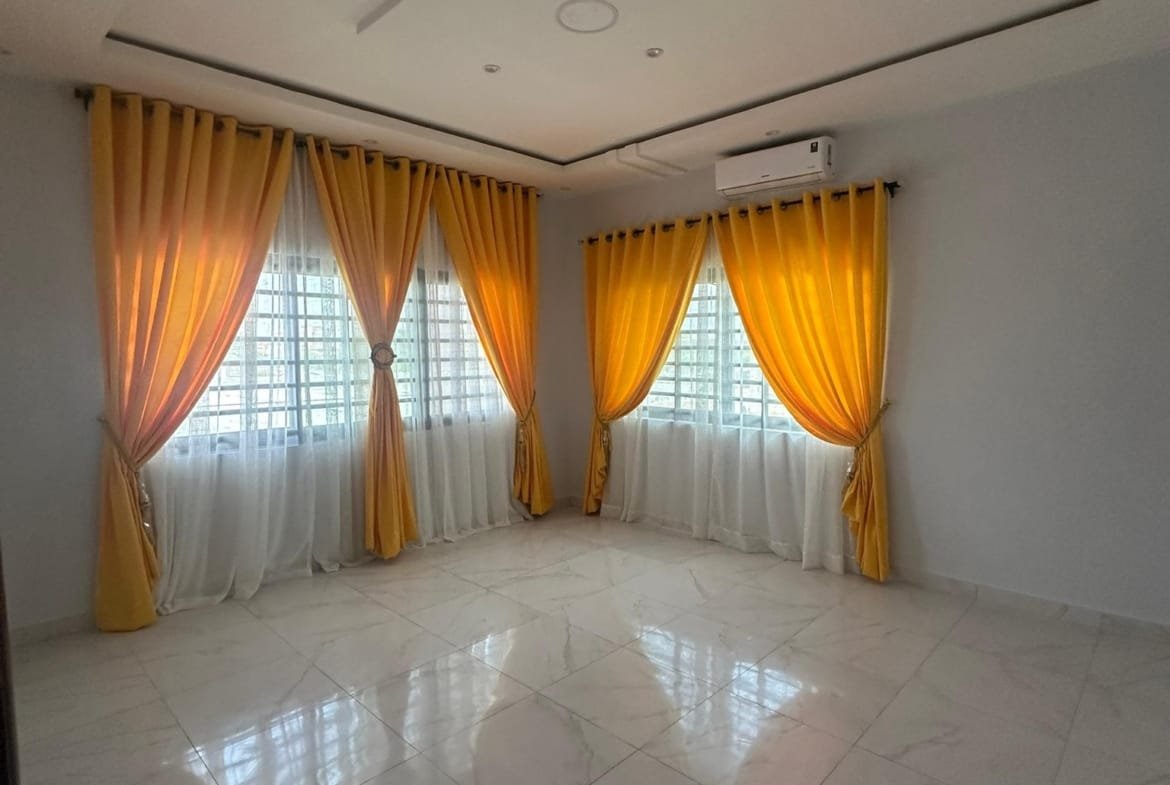 Villa luxueuse avec piscine à louer à Akpakpa Le Bélier Cotonou - BENIN-IMMO