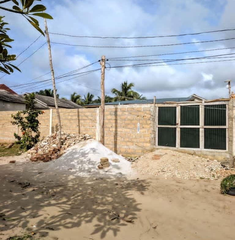 Maison inachevée à vendre à Pahou Ahozon - BENIN-IMMO