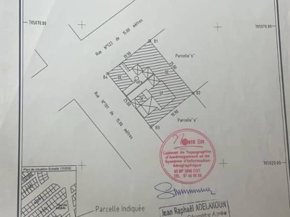 Parcelle avec bâtiment à vendre à Aidjedo – 497 m²