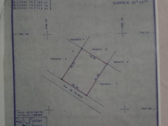 Grand domaine à vendre dans la Cité Air Afrique