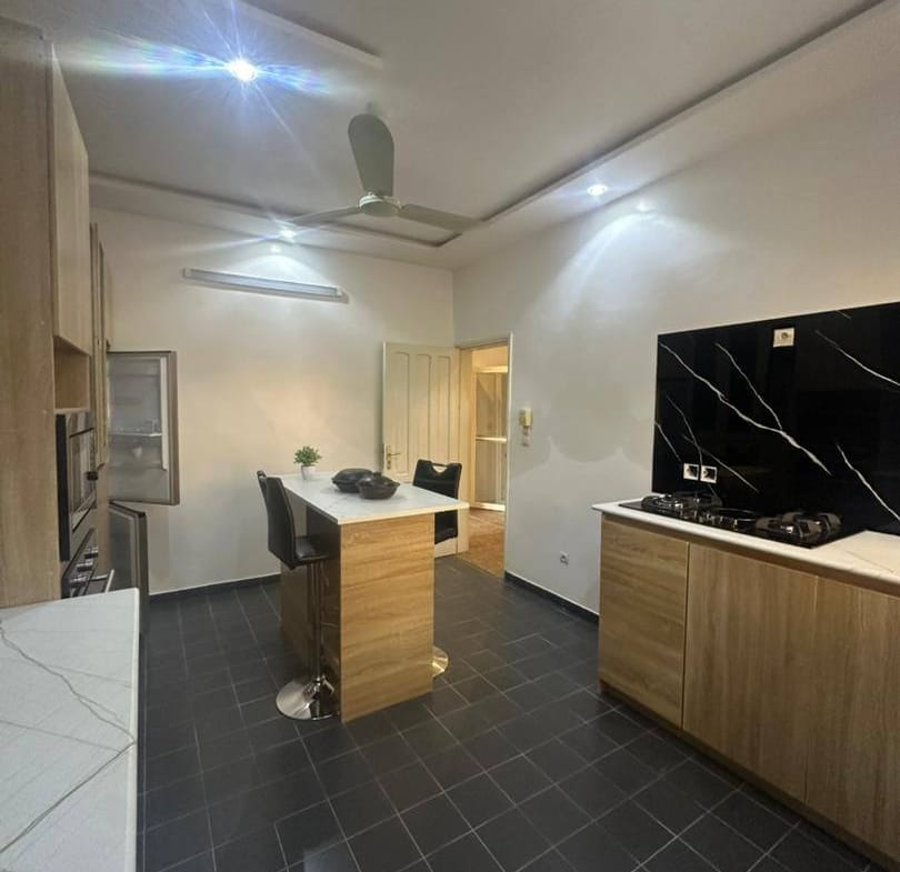 Appartement meublé 6 ch à louer à Fidjrossè plage Cotonou - BENIN-IMMO
