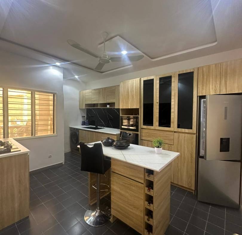 Appartement meublé 6 ch à louer à Fidjrossè plage Cotonou - BENIN-IMMO
