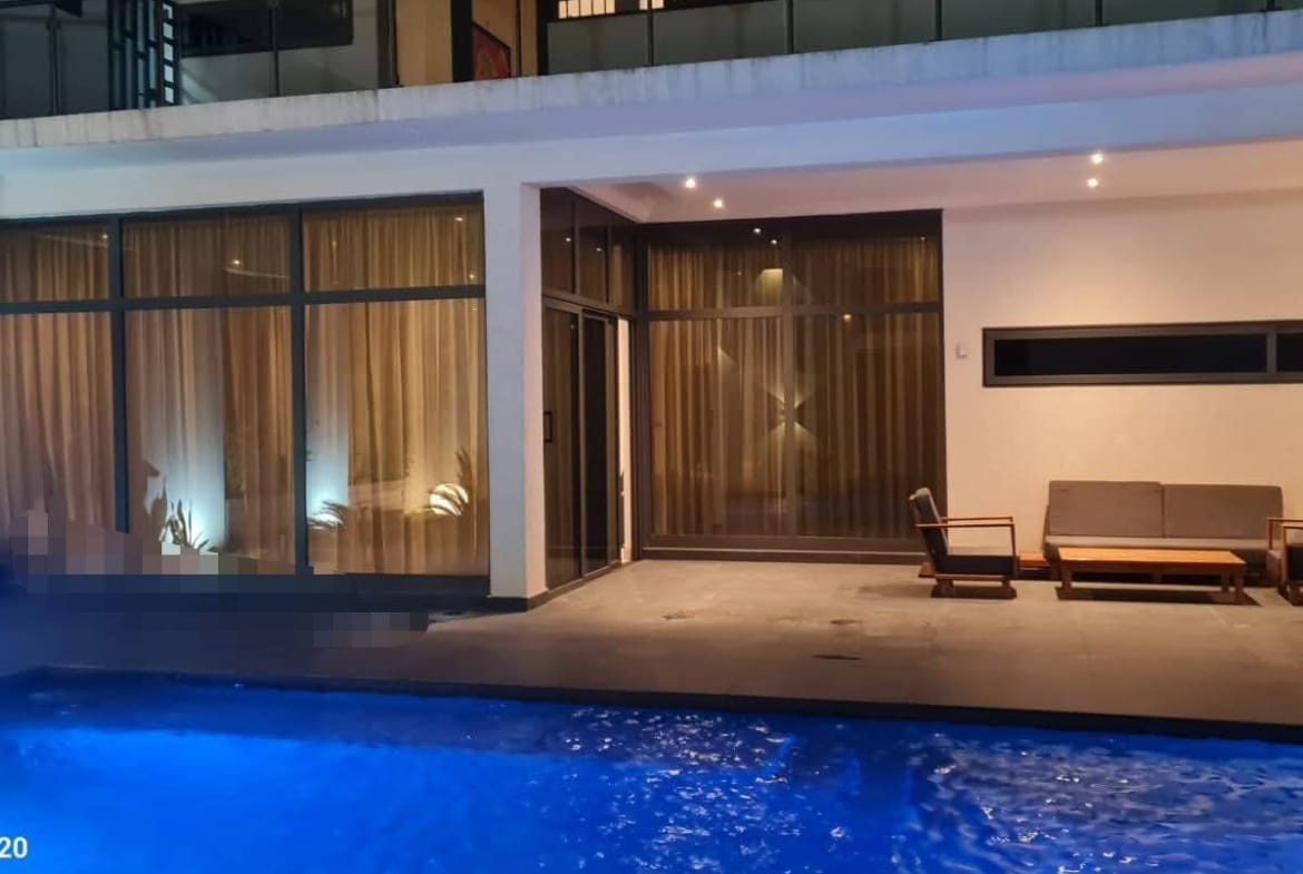 Villa meublée avec piscine à louer à Fidjrossè Plage Cotonou - BENIN-IMMO