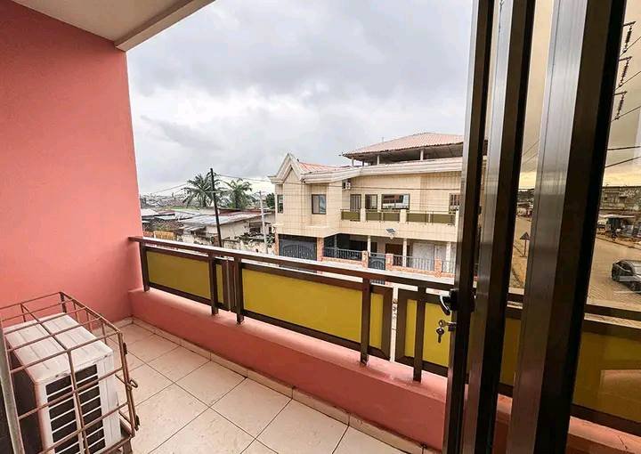 Duplex R+1 de 3 chambres à vendre à Cotonou Vêdoko avec Titre Foncier